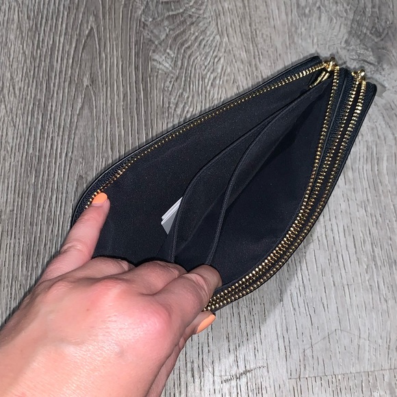 NWT COACH wristlet - Picture 5 of 7